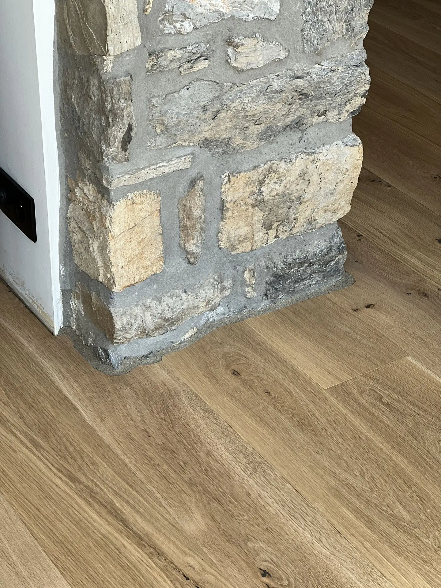 Landhausdielen und Naturstein in Baelen