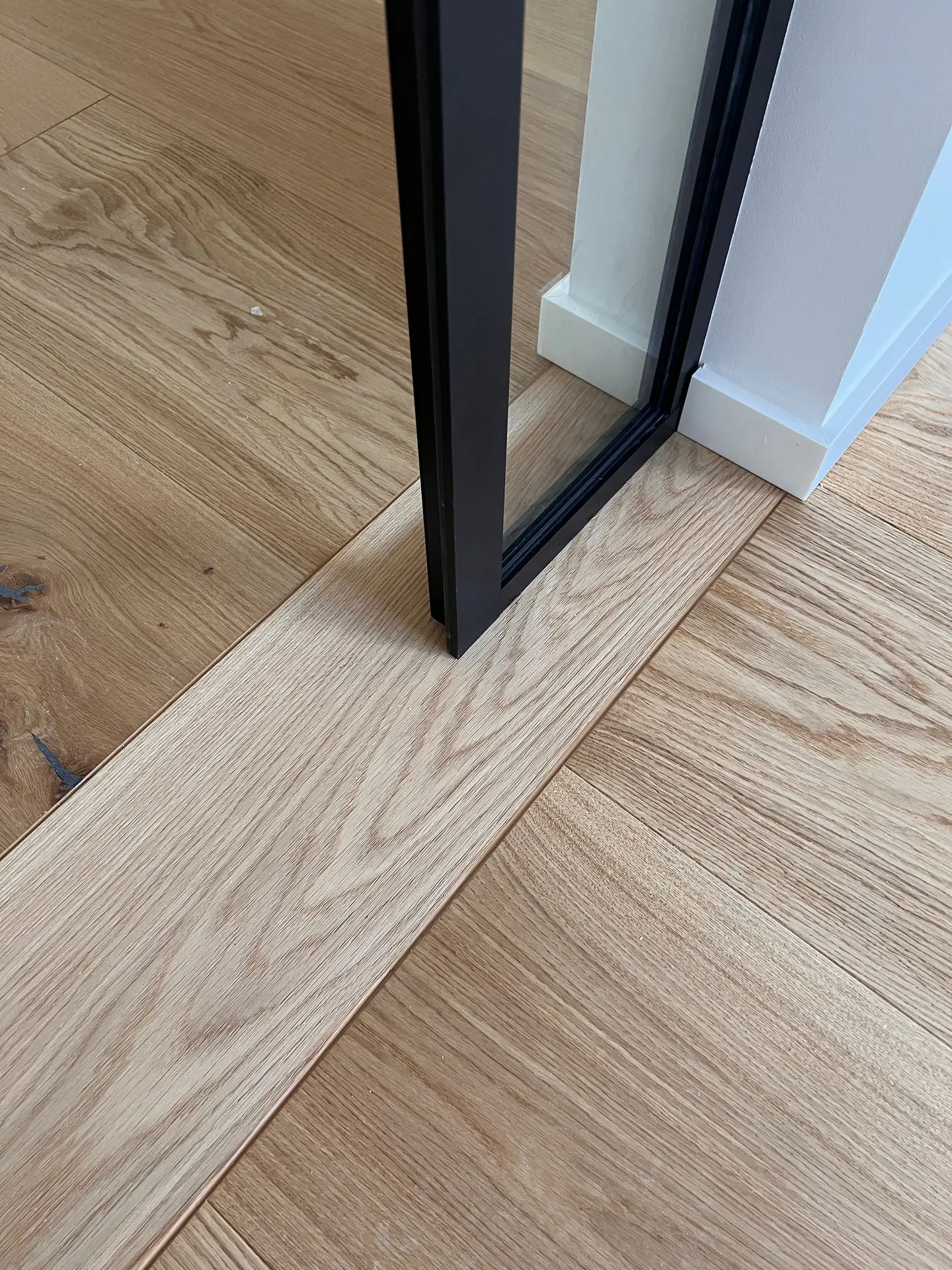 Landhausdielen im Büro Siegburg – Hochwertig & robust