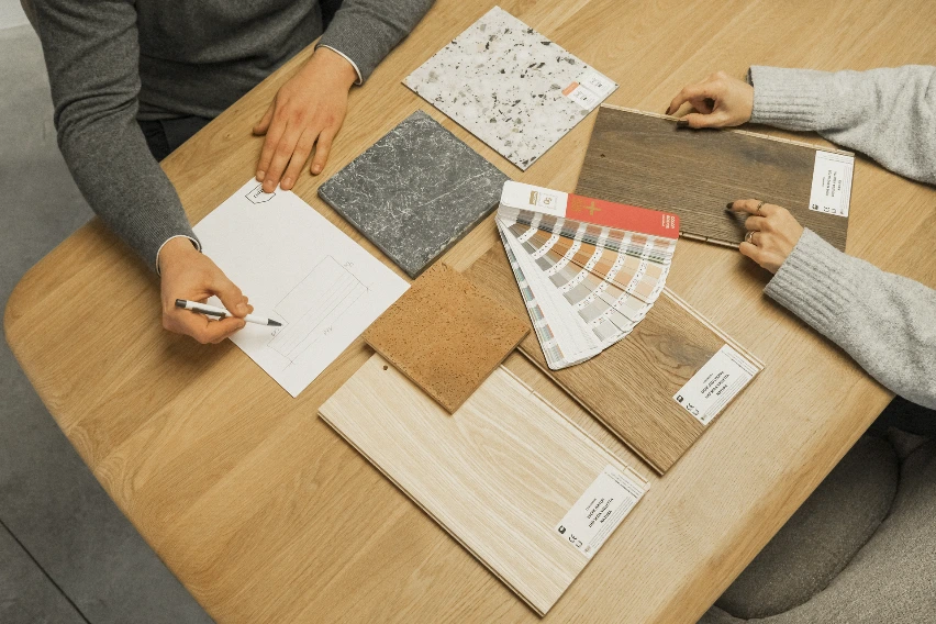 Parkett, Vinyl und Mikrozement 