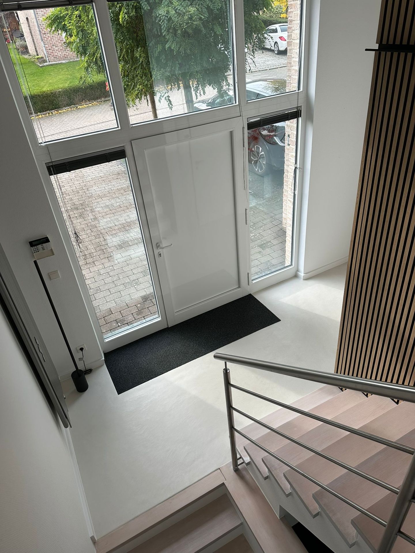 Fugenloser Boden und Treppe in Mikrozement