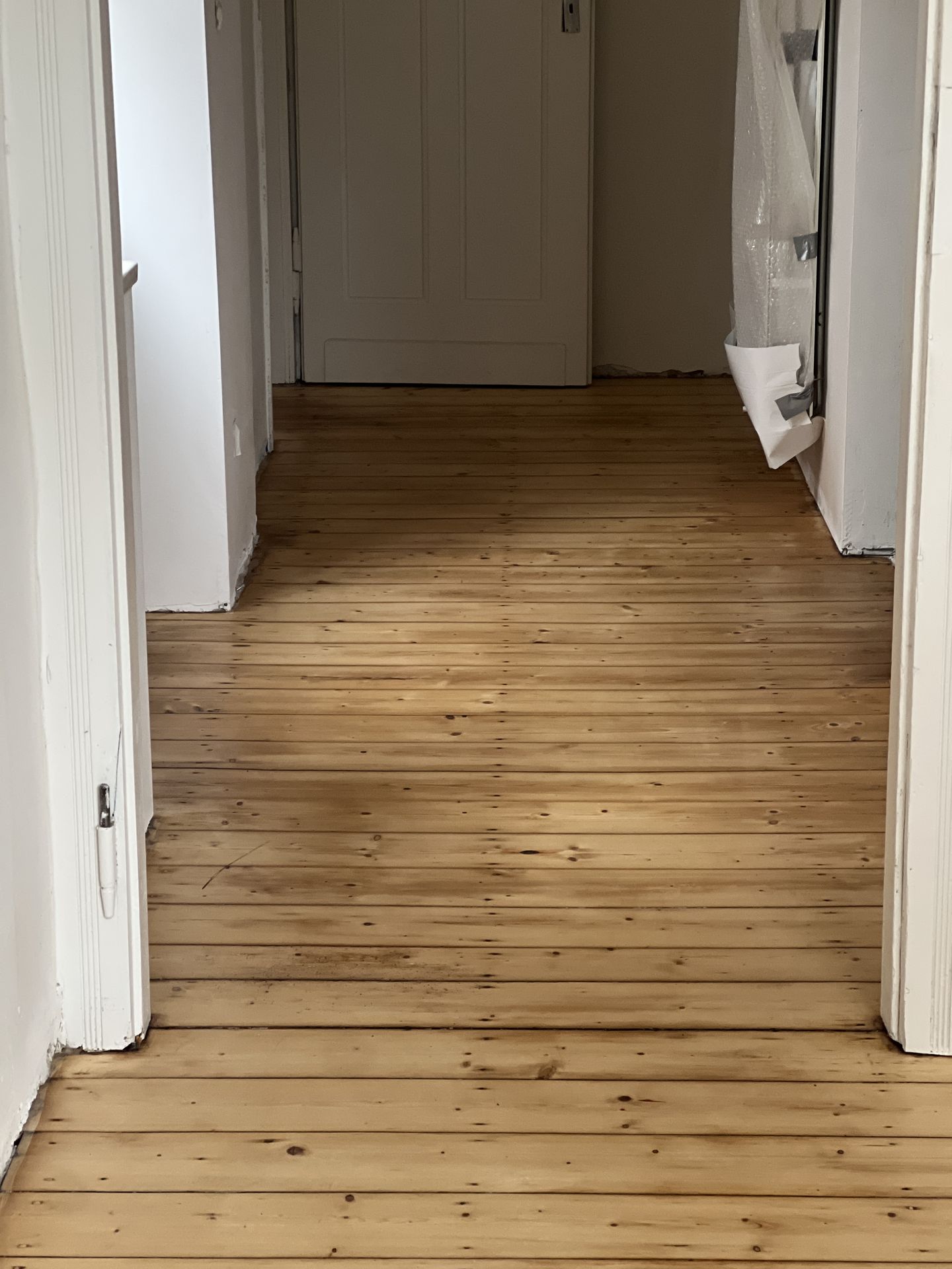 Dielen geschliffen und versiegelt in einem Altbau in Aachen 