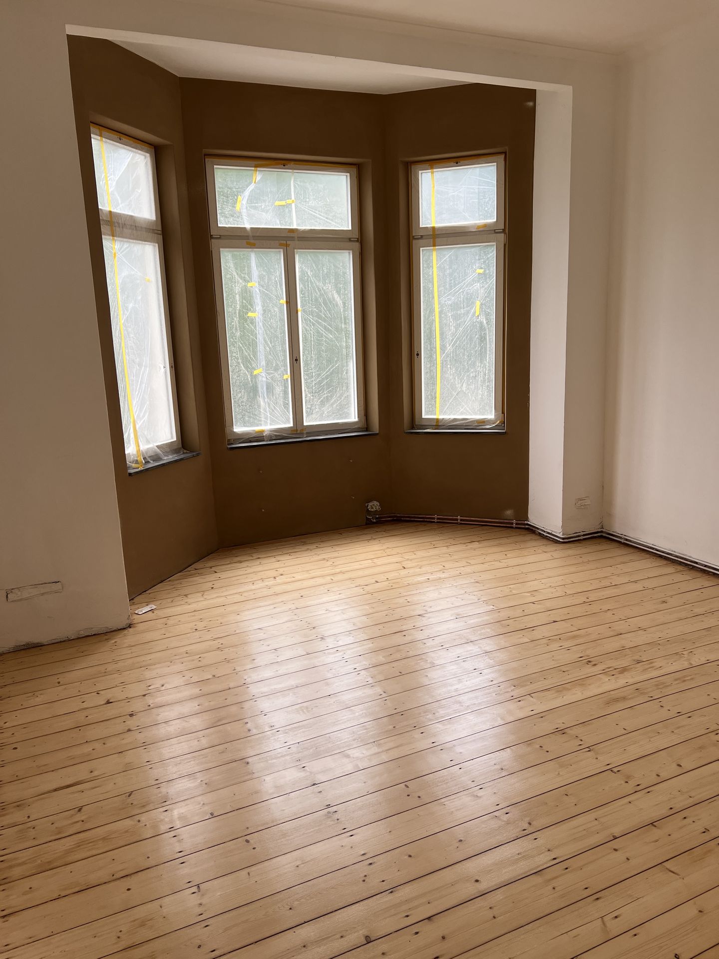 Dielen geschliffen und versiegelt in einem Altbau in Aachen 