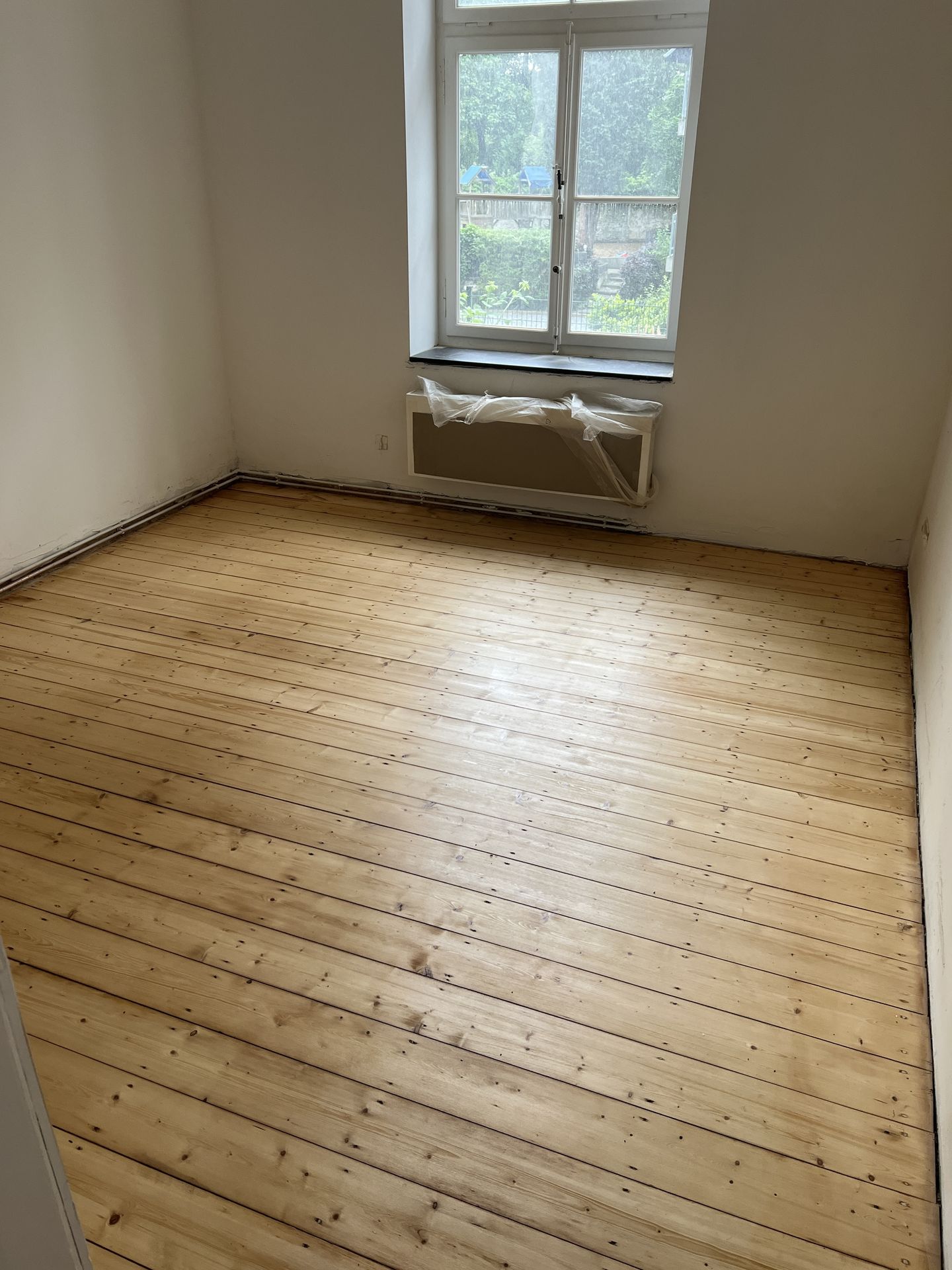 Dielen geschliffen und versiegelt in einem Altbau in Aachen 